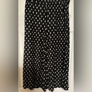 Adorable Anthropologie wide leg boho pants. Black with dotted design, size small